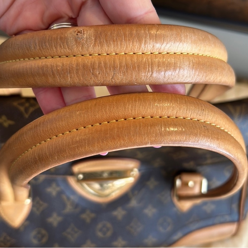 Louis Vuitton Monogram Beverly Handbag - Picture 9 of 9